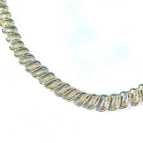 Gilded Glamour: Vintage Coro S-Link Necklace & Leaf Earrings Set - Picture 12 of 14